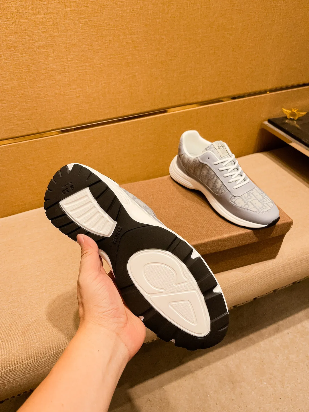 Men's shoes 💰 440💰🔥[Dior] Men's high-end brand of shoes official website 1:1 latest masterpiece: the upper is made of first-layer cowhide imported from Italy, with a comfortable and breathable lining➕original non-slip and wear-resistant outsole🔥, making walking more convenient and comfortable! An exclusive new model, a stunning work, a beautiful 1:1 replica [color] compared to the official quality! Create a fashionable personality to set off your uniqueness! A must-have for trendy men! Classic 🔥Size: 38-44 Color: 🔥Multiple colors available